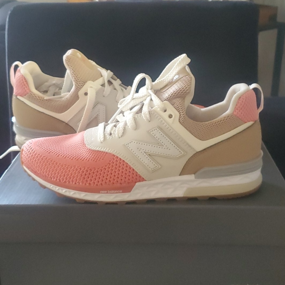 New balance sneakers size 6 women